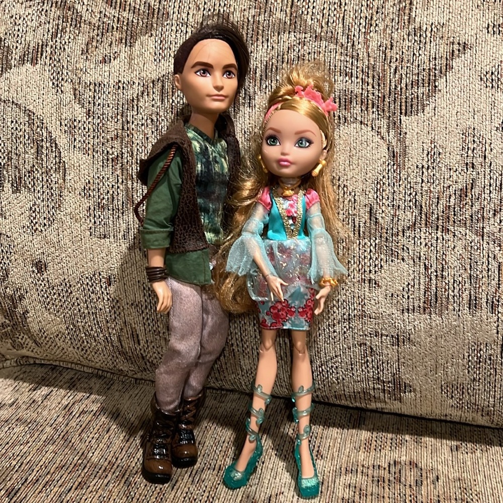 Mattel Ever After High Ashlynn Ella and Hunter Huntsman Fashion Doll, 2-Pack - Picture 8 of 16